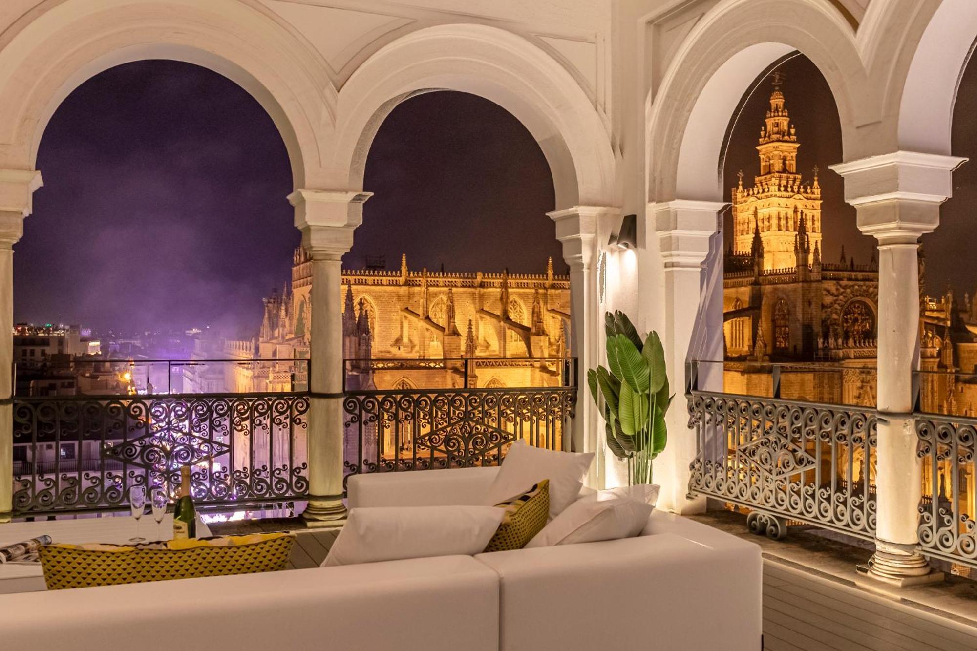 Isg Apartments The Most Exclusive Apartment In Sevillaparking Esterno foto
