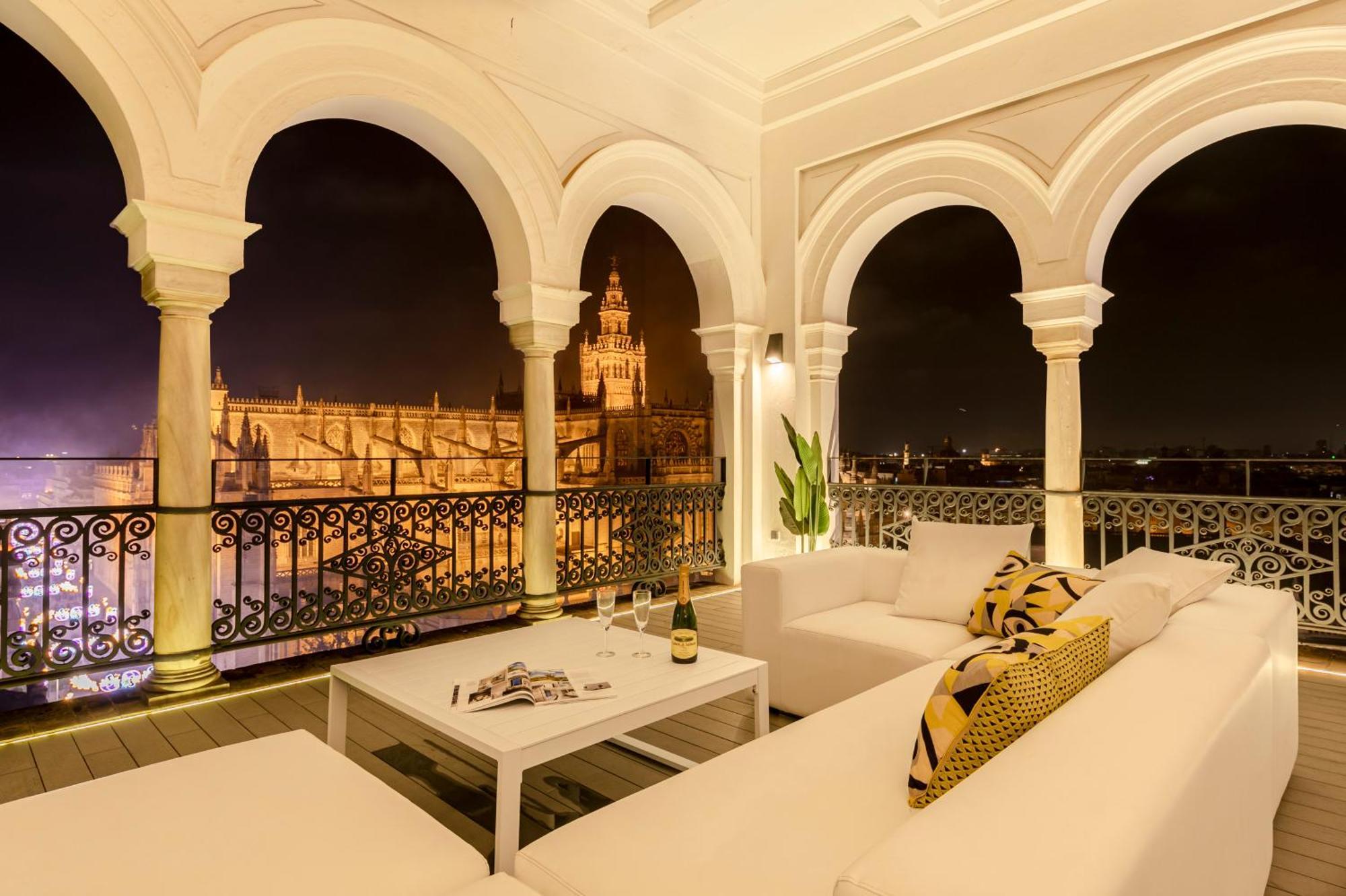 Isg Apartments The Most Exclusive Apartment In Sevillaparking Esterno foto