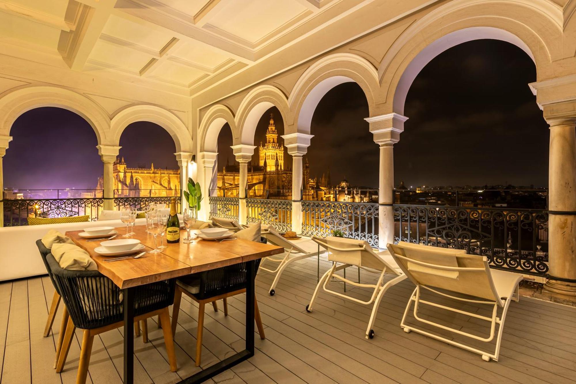 Isg Apartments The Most Exclusive Apartment In Sevillaparking Esterno foto