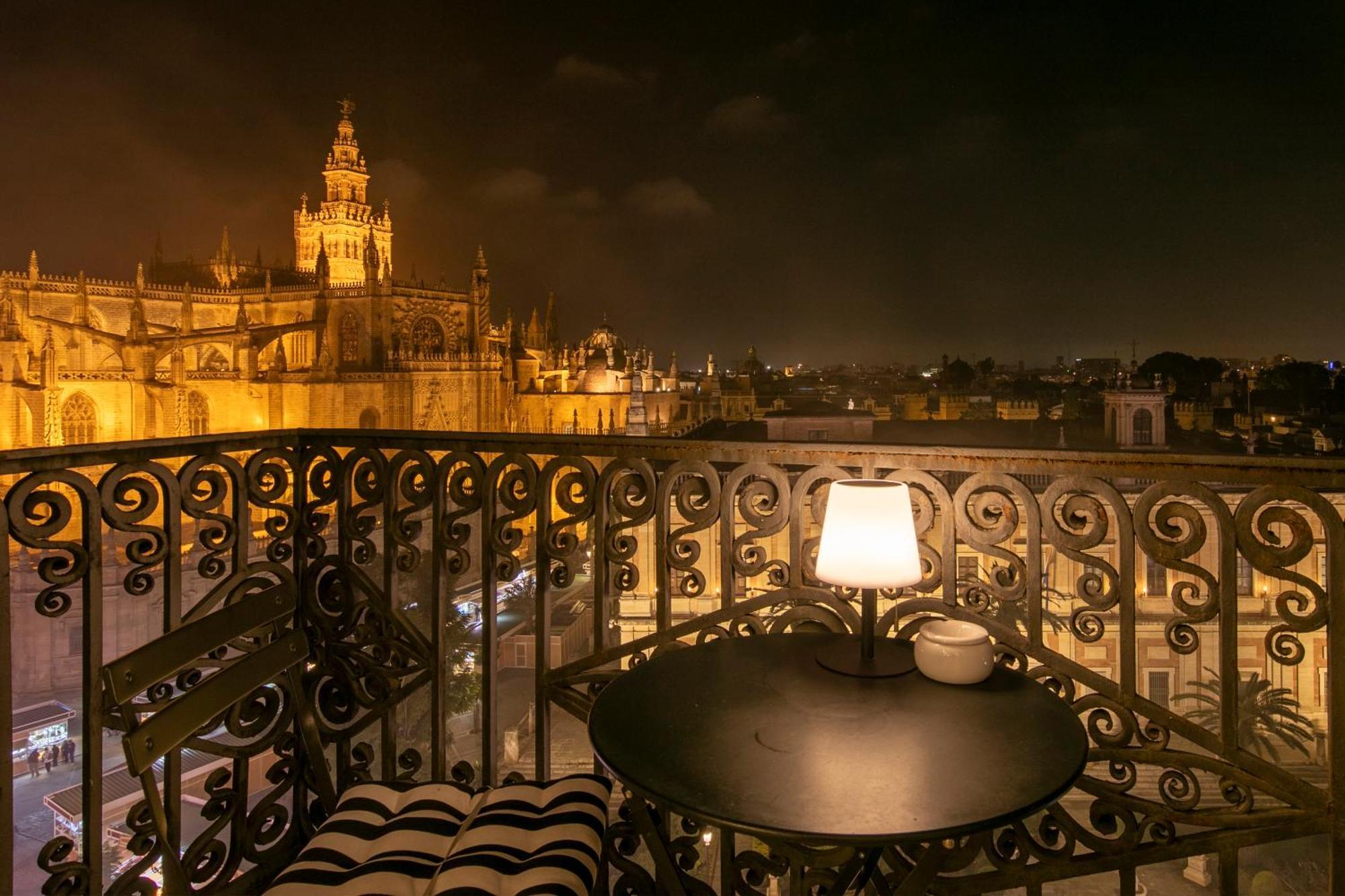 Isg Apartments The Most Exclusive Apartment In Sevillaparking Esterno foto