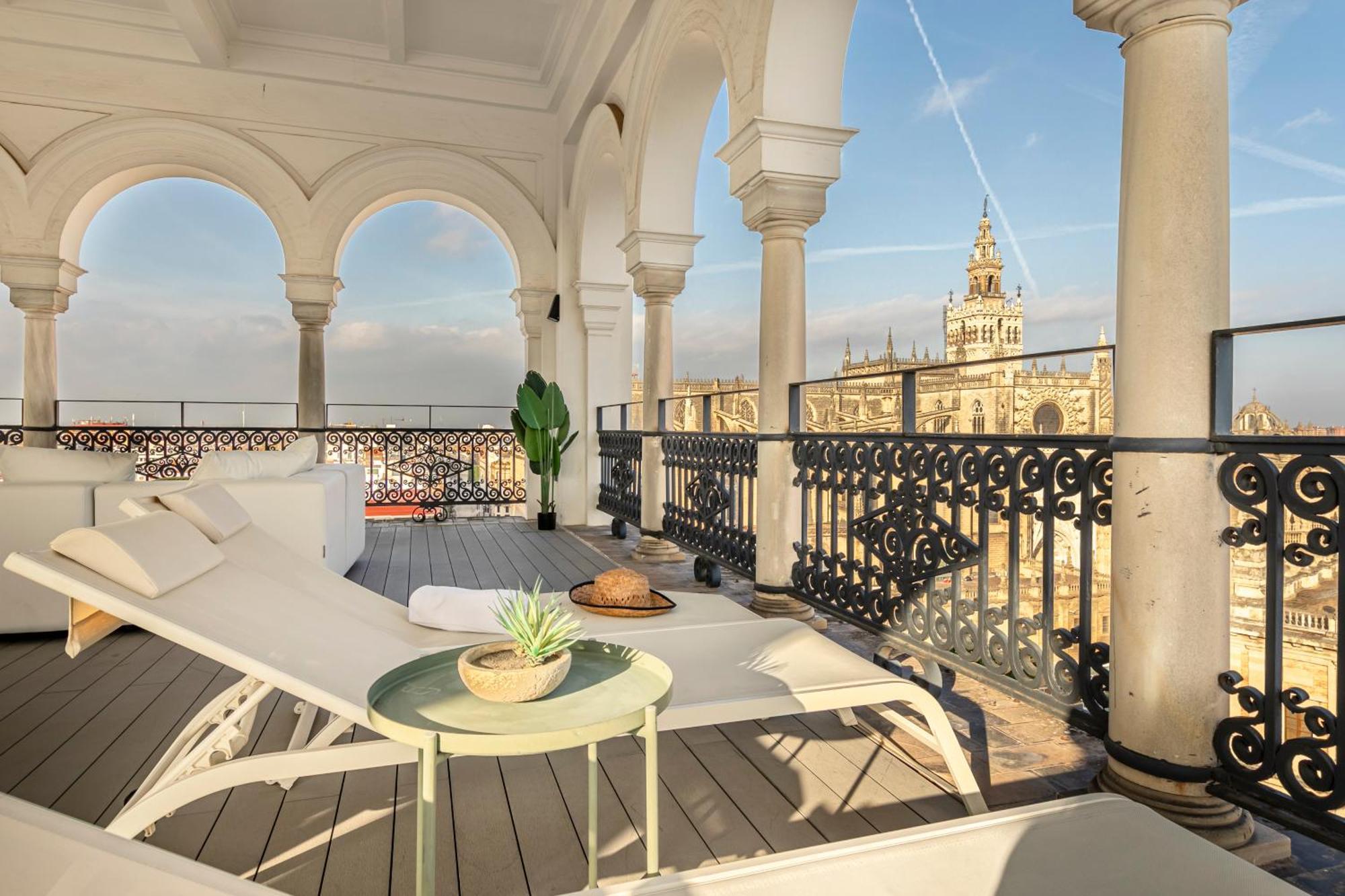 Isg Apartments The Most Exclusive Apartment In Sevillaparking Esterno foto