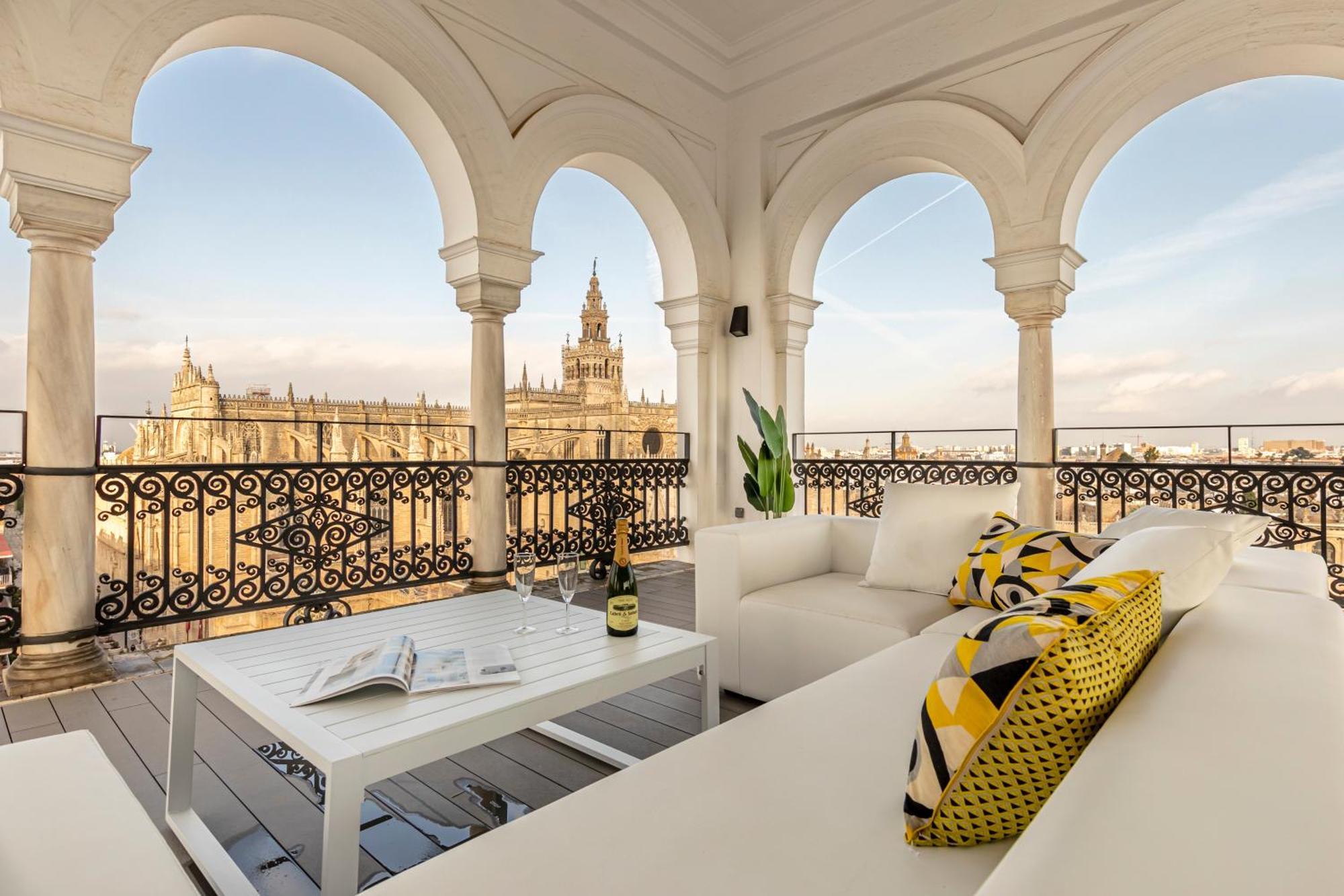 Isg Apartments The Most Exclusive Apartment In Sevillaparking Esterno foto