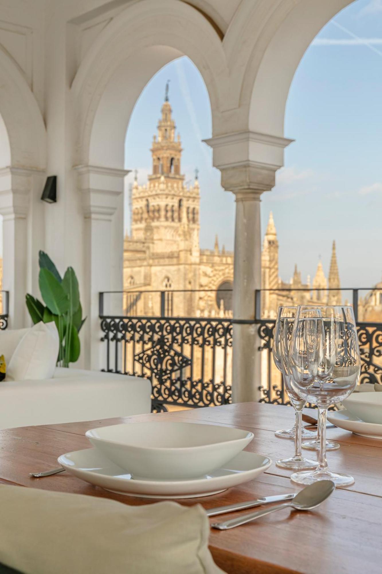 Isg Apartments The Most Exclusive Apartment In Sevillaparking Esterno foto