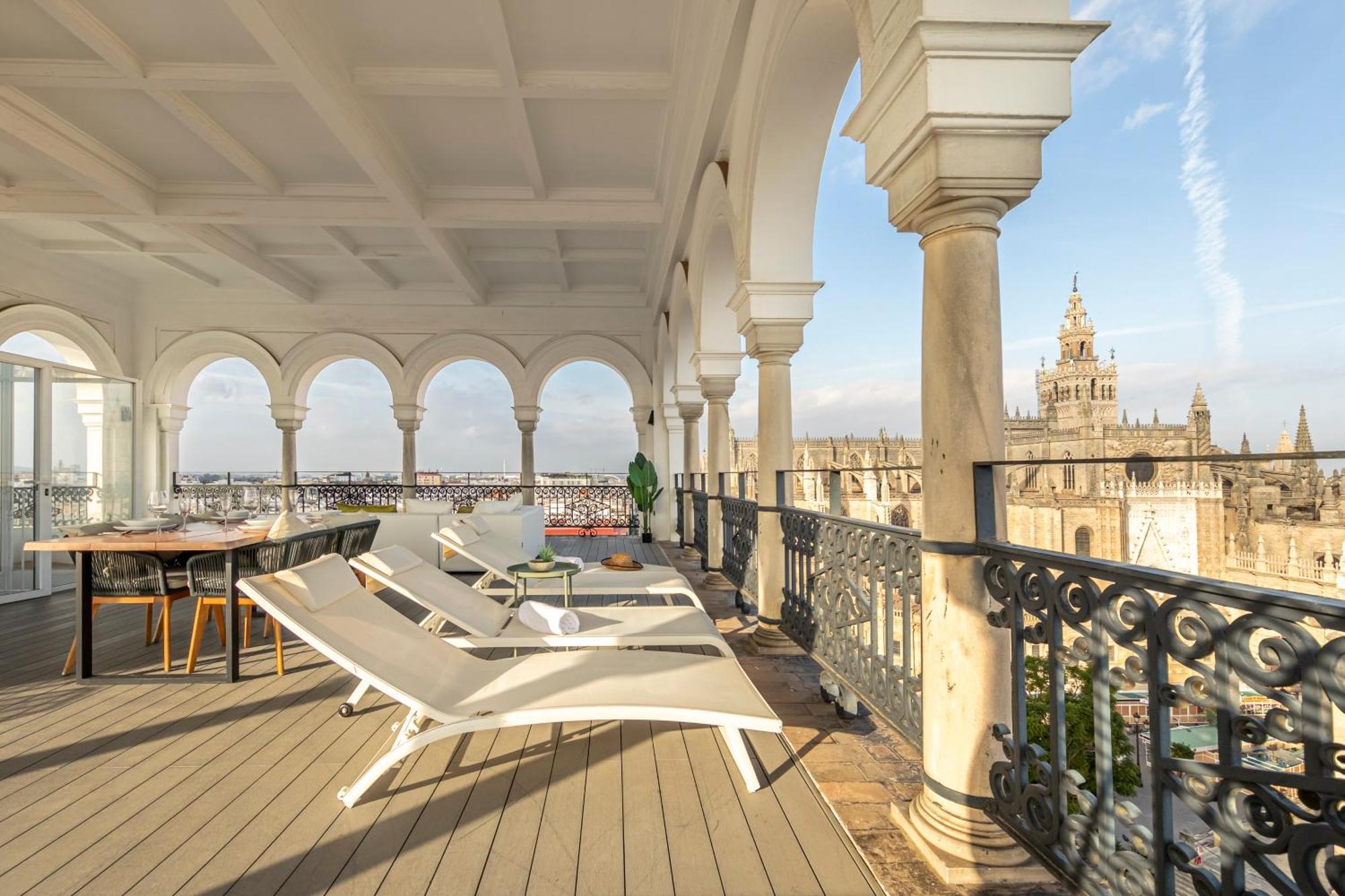 Isg Apartments The Most Exclusive Apartment In Sevillaparking Esterno foto